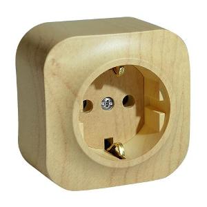 Розетка 2К+З с заземлением без шторок дерево QUTEO