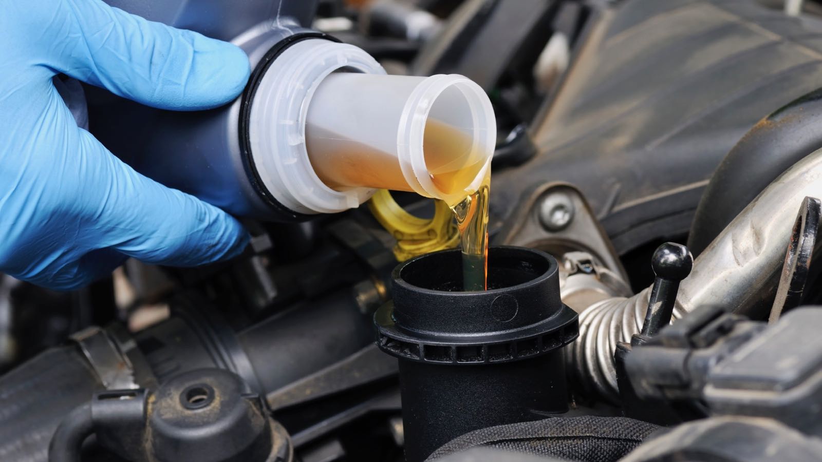 Как выбрать масло для двигателя автомобиля