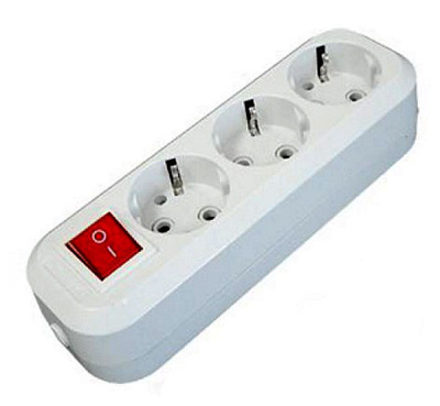 Колодка удлинителя 3 гнезда, с заземлением, с выключателем S303, АБС-пластик UNIVersal  купить в отделе магазина Экономстрой