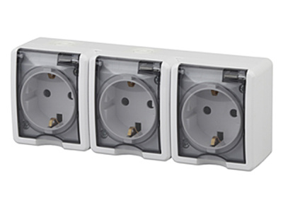 Розетка тройная с заземлением, с крышкой, 3х2P+E IP54, 16А 250В, белая, открытой установки, 11-2405-01 ЭРА ЭКСПЕРТ (Б0020720) купить в отделе магазина Экономстрой