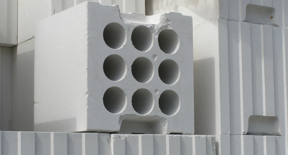 Область применения газосиликатных блоков и сравнение с другими стеновыми материалами