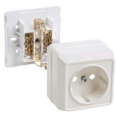 Розетка с заземлением 16А о/у белая РС20-3-ОБ ОКТАВА