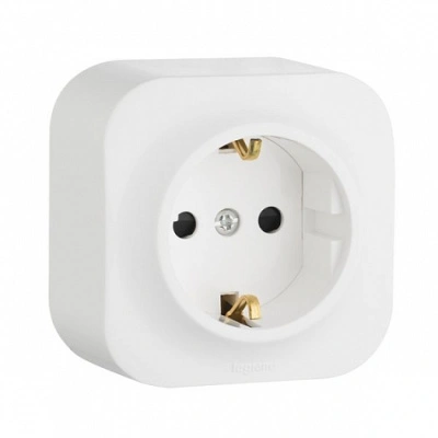 Розетка 2К+З с заземлением без шторок белая QUTEO купить в отделе магазина Экономстрой
