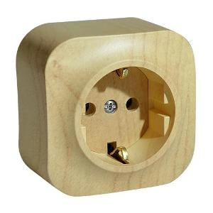 Розетка 2К+З с заземлением без шторок дерево QUTEO купить в отделе магазина Экономстрой