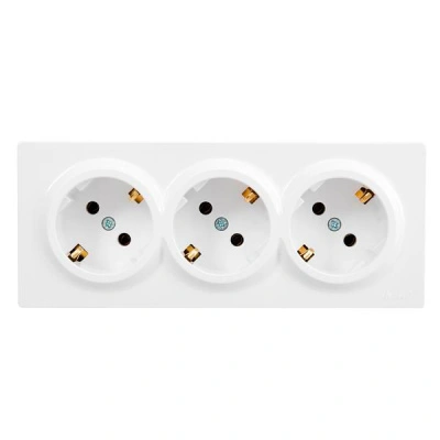 Розетка 3- местная с заземлением Lezard Leto, белая купить в отделе магазина Экономстрой