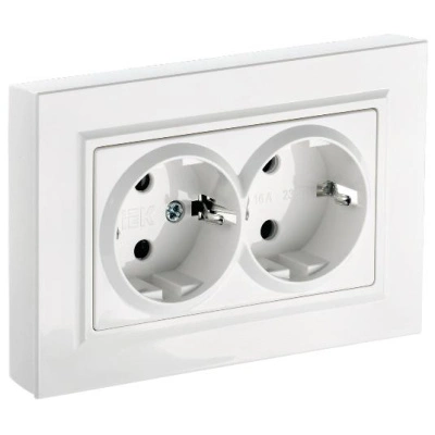 Розетка двойная с заземлением BRITE IEK, белая, BR-R21-16-K01-F купить в отделе магазина Экономстрой