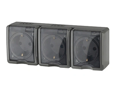 Розетка тройная с заземлением, с крышкой 3х2P+E IP54, 16А 250В, серая, открытой  установки, 11-2405-03 ЭРА ЭКСПЕРТ (Б0020721) купить в отделе магазина Экономстрой